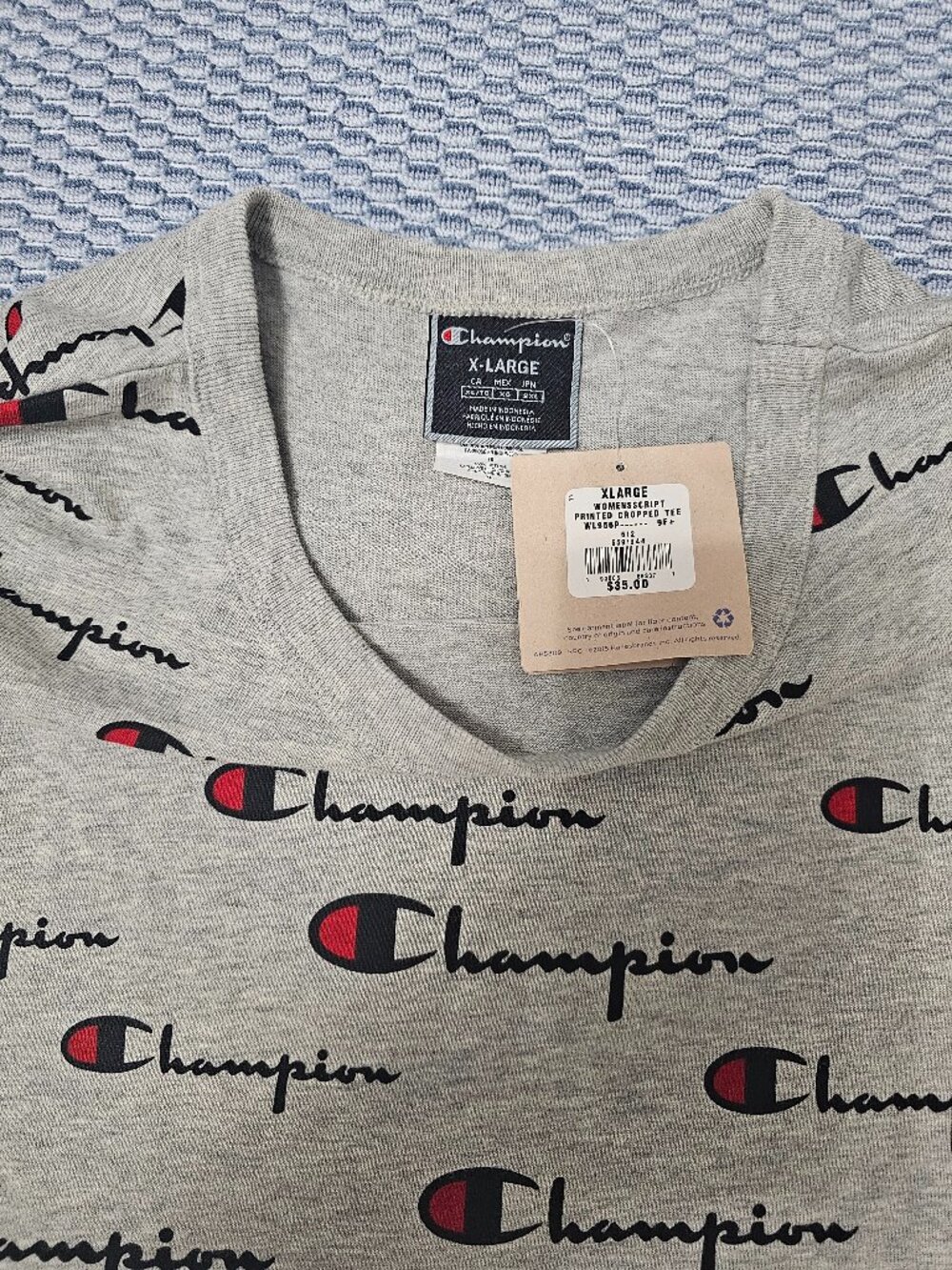 NWT Champion Womens Script Printed Gray Cropped Tee All-Over Logo Sleeve Size XL - Picture 3 of 6